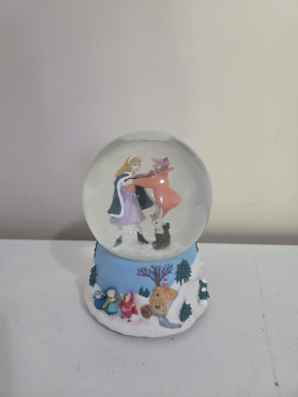 Disney Princess Aurora Sleeping Beauty Musical Snow Globe Blue Danube Waltz